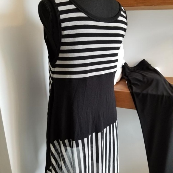 NWOT sheer "A" line black and white flowy top - Picture 4 of 7